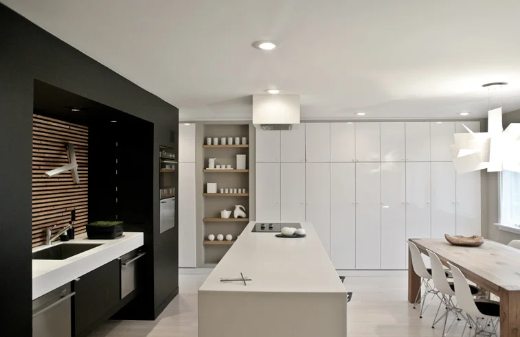 photo of a modern kitchen and dining room